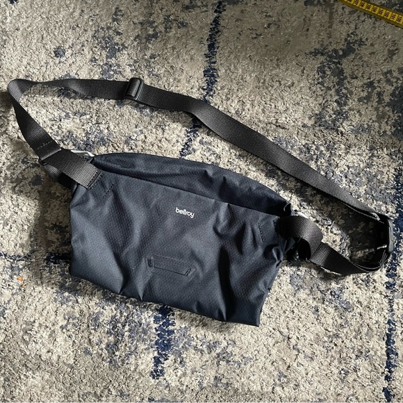 Bellroy Black Lite Unisex Sling Back - Picture 9 of 15